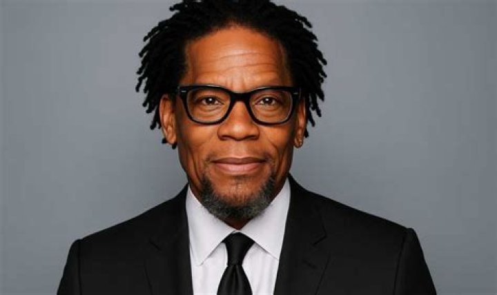D. L. Hughley Net Worth 2020, Age, Height, Bio, Wiki, Wife, Education
