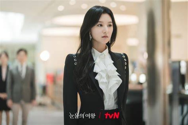 Kim Jiwon, the queen of grey and questionable characters From vicious